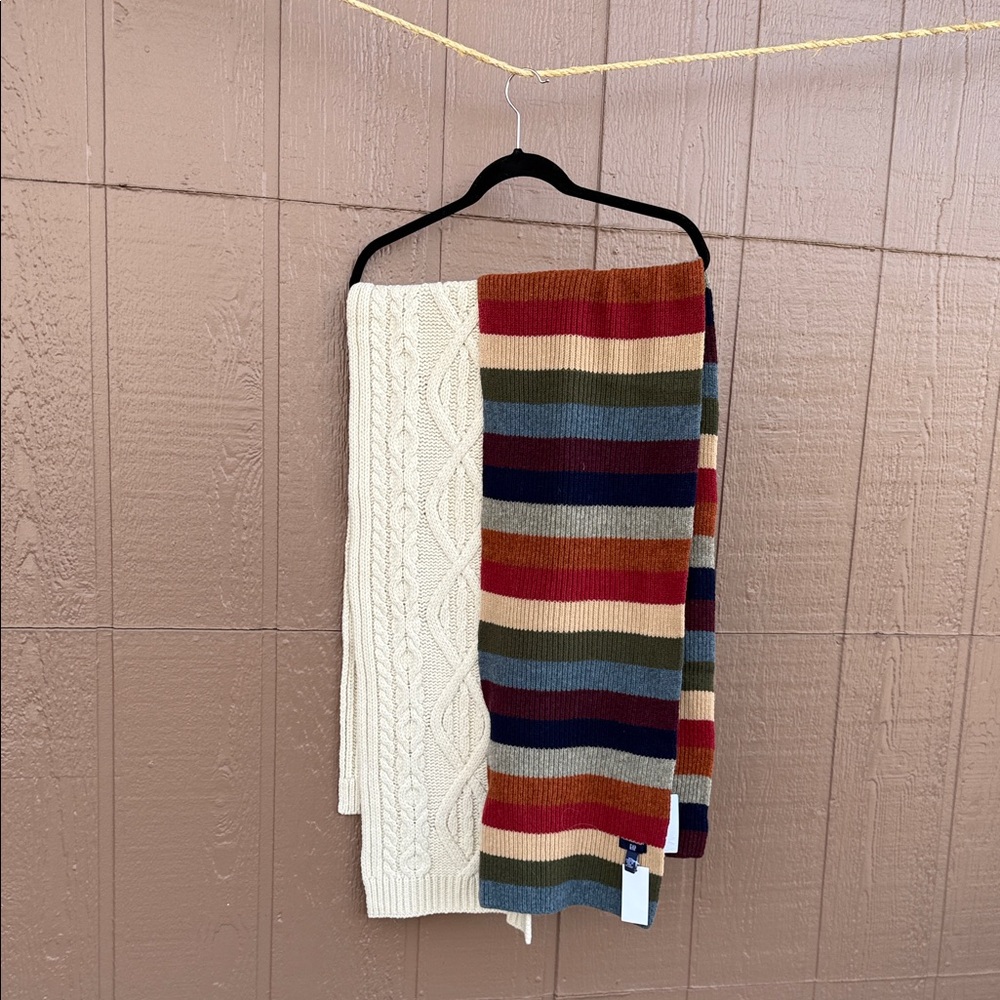 Gap NWT Scarves